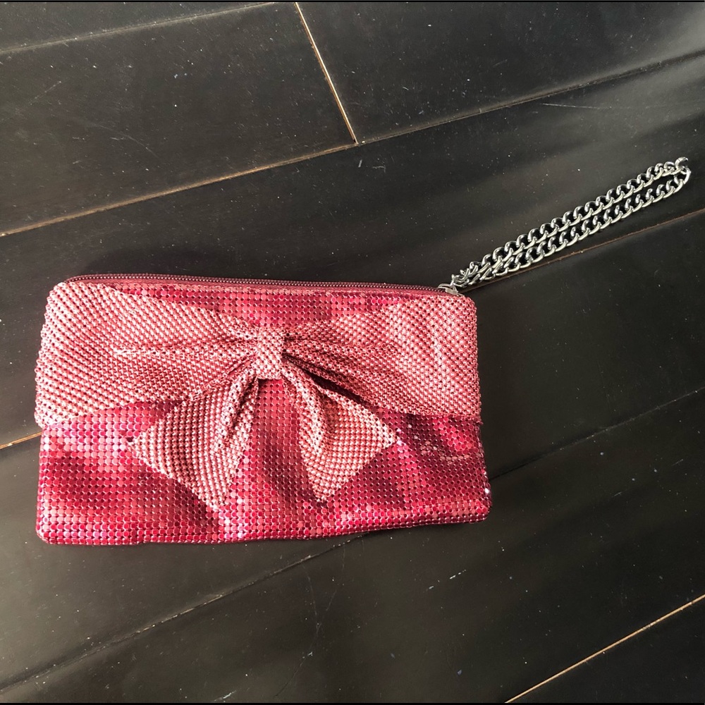 Bow clutch/wristlet